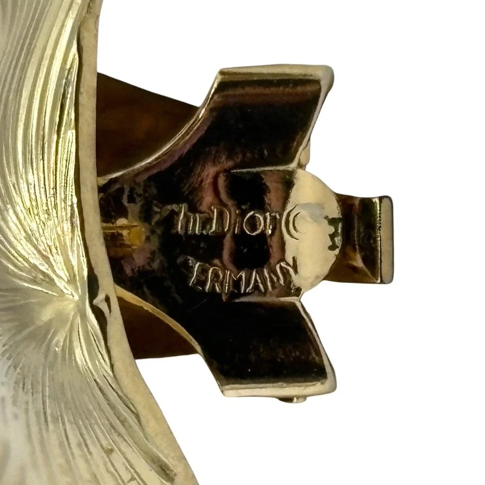Christian Dior Earrings Sea Shell Clip On Vintage 70s Gold Tone Vacation Germany